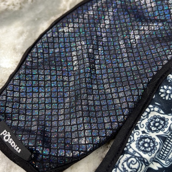 Skull mask Halloween Masq’d brand with wire bridge and holographic print bundle - Picture 5 of 6